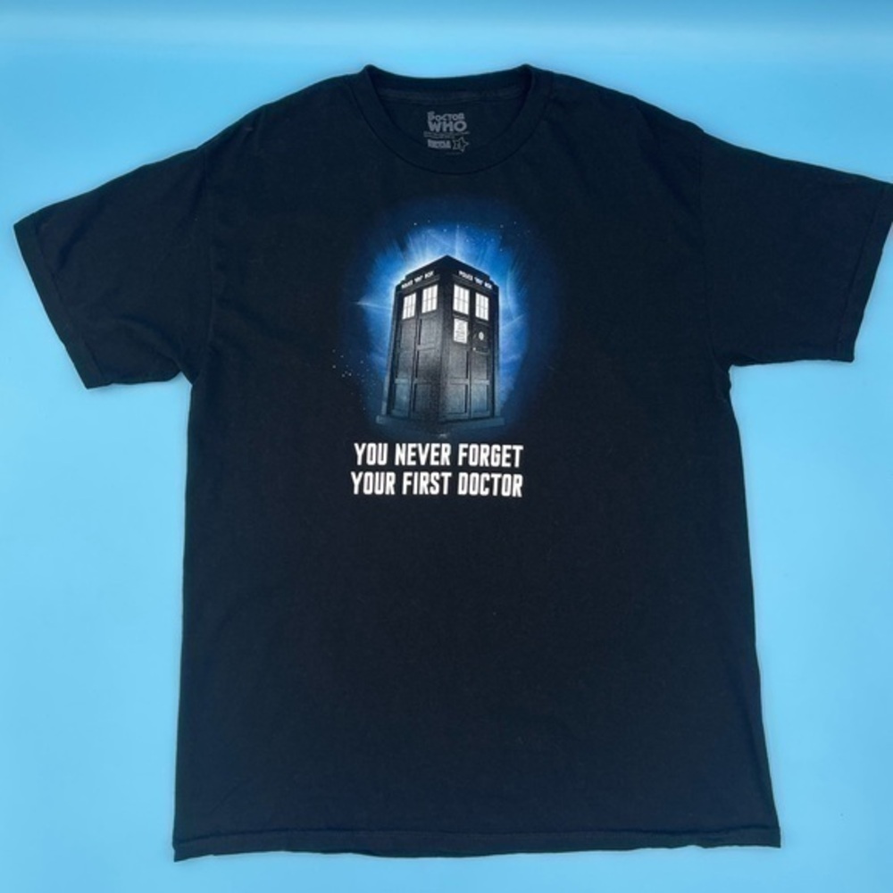 DR. WHO Graphic T-shirt